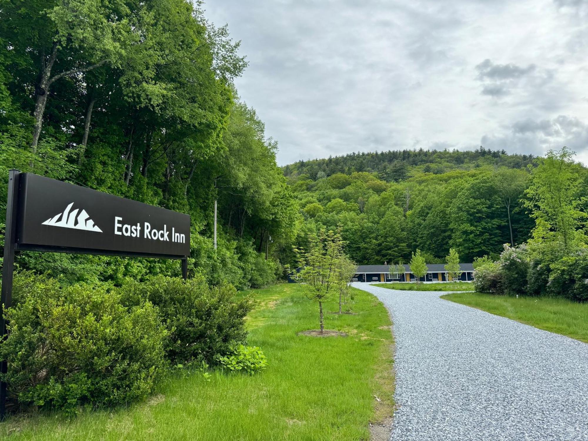 East Rock Inn เกรทบาร์ริงตัน ภายนอก รูปภาพ
